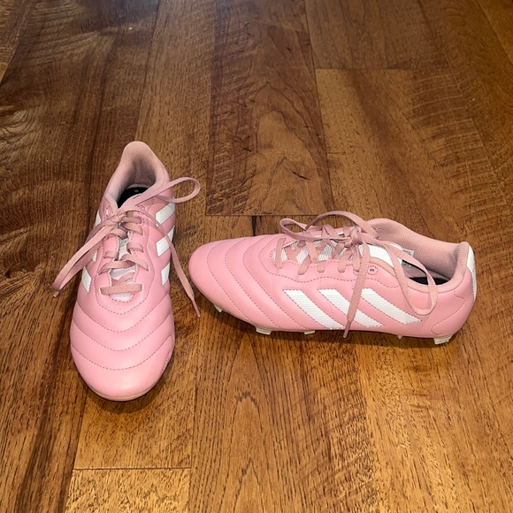 Adidas Woman’s Pink Cleats Size US 6.5 - Picture 1 of 6